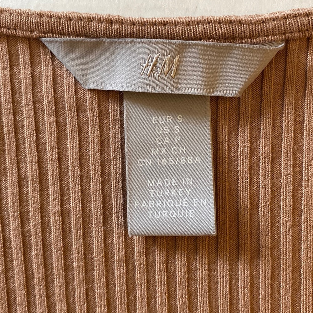 H&M Ribbed Tan Top - Picture 2 of 9